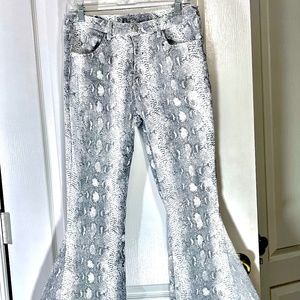 Saints & Hearts Gray White Snakeskin High rise Flare Bell Bottom Jeans L / 10